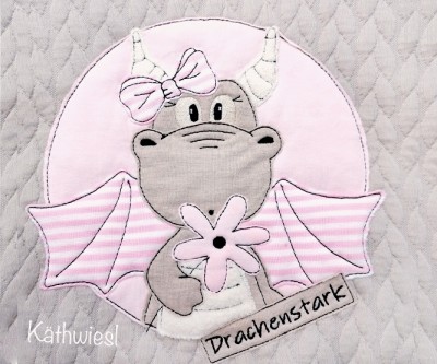 Drachenstark Mädchen + Drachstark Stickpatch 10x10